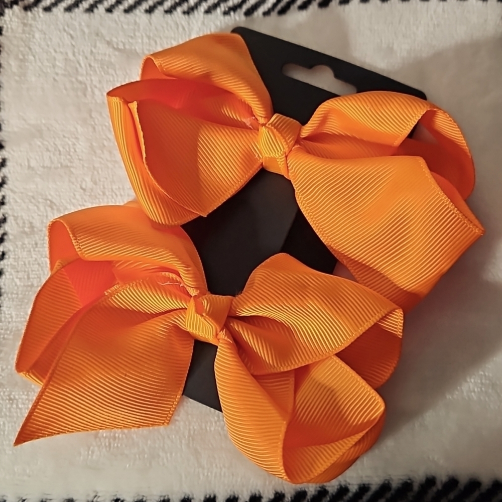 BOG2
 orange 6" Bows